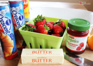 Strawberry dumpling recipe at Positively Splendid. So perfect for spring! #HEBMoms