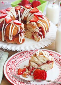 Strawberry Monkey Bread with Cream Cheese Glaze - Easy and yummy for spring! #HugtheMess