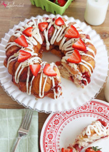 Strawberry Monkey Bread with Cream Cheese Glaze - Easy and yummy for spring! #HugtheMess