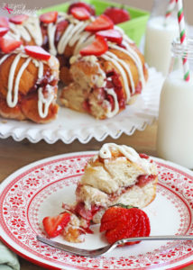 Strawberry Monkey Bread with Cream Cheese Glaze - Easy and yummy for spring! #HugtheMess