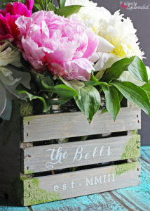 DIY Barnwood Flower Crate - Such a beautiful centerpiece idea from Positively Splendid! #plaidcreators
