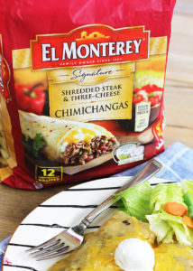 Homemade New Mexico Green Chile Sauce Recipe--perfect for adding a delicious flavor to enchiladas, burritos, quesadillas, and so much more! #momwins