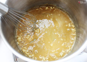 Homemade New Mexico Green Chile Sauce Recipe--perfect for adding a delicious flavor to enchiladas, burritos, quesadillas, and so much more! #momwins