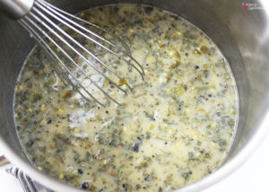 Homemade New Mexico Green Chile Sauce Recipe--perfect for adding a delicious flavor to enchiladas, burritos, quesadillas, and so much more! #momwins