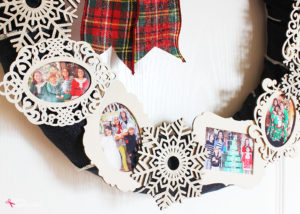 Christmas Memory Photo Wreath - Such a great way to use favorite holiday photos from throughout the years! #PlaidCreators
