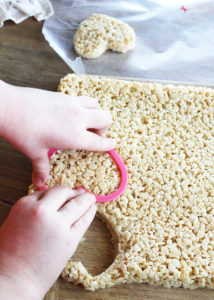 Santa Rice Krispies Treats - SO adorable and easy to make! #RiceKrispies