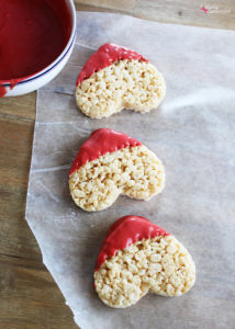 Santa Rice Krispies Treats - SO adorable and easy to make! #RiceKrispies