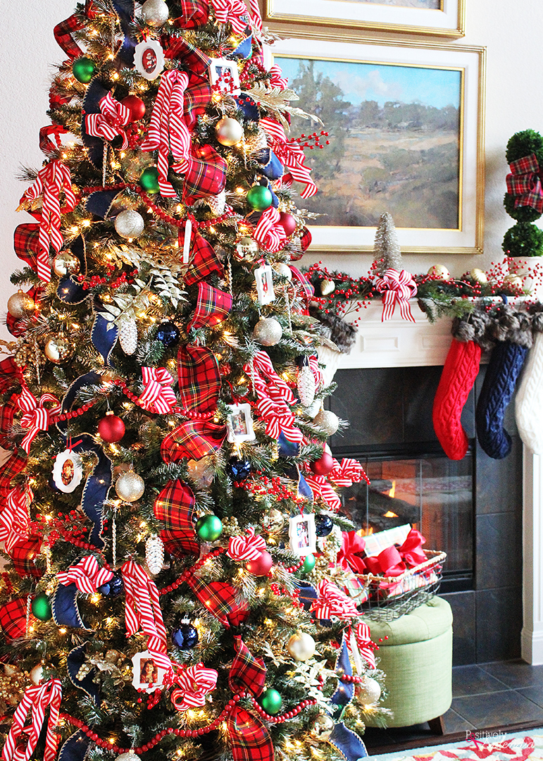 Traditional Plaid Christmas Tree Decorations - A holiday classic!