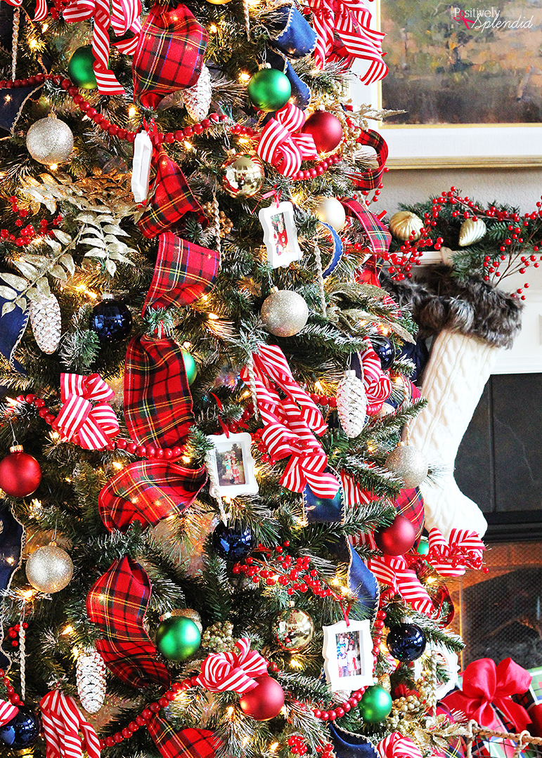 Love this this classic look! Traditional Plaid Christmas Tree at Positively Splendid #MichaelsMakers