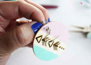 DIY Woodburned Dangle Earrings - A fun gift idea to make in 30 minutes or less! #plaidcreators