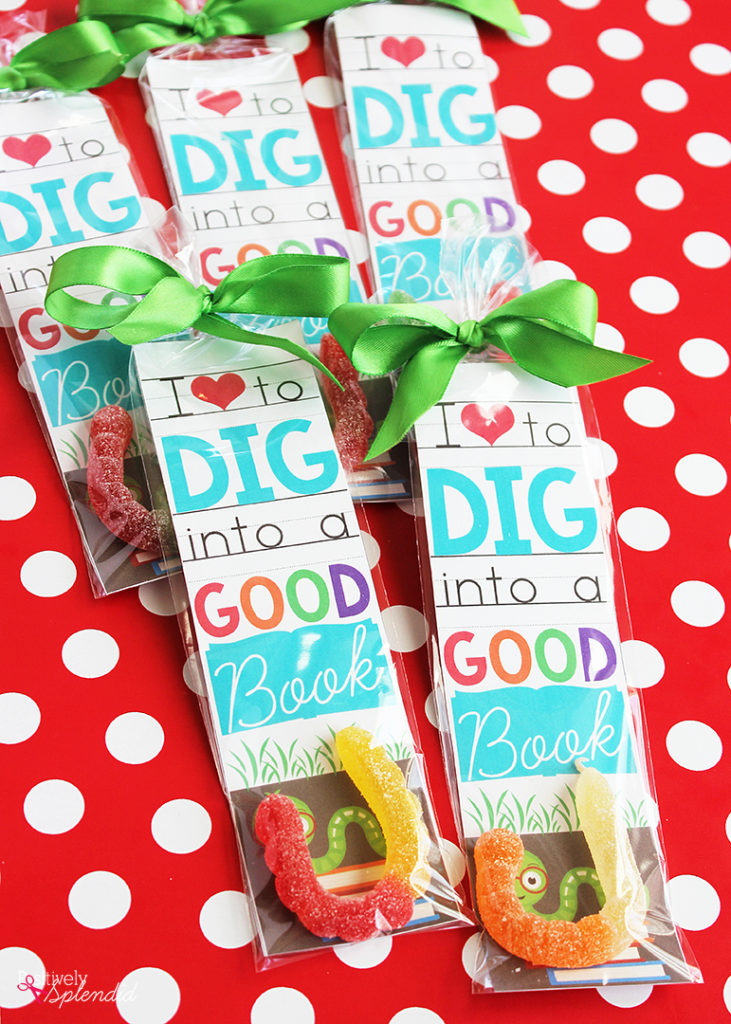 Make Class Valentines in Minutes: FREE Bookworm Bookmark Printable ...