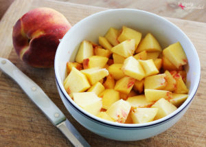Peaches and Cream Monkey Bread Recipe by Positively Splendid. A perfect idea for brunch or dessert!