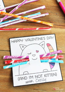 Absolutely adorable free kitten valentine printables from Positively Splendid. The Pixy Stix whiskers are perfect!