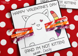 Absolutely adorable free kitten valentine printables from Positively Splendid. The Pixy Stix whiskers are perfect!