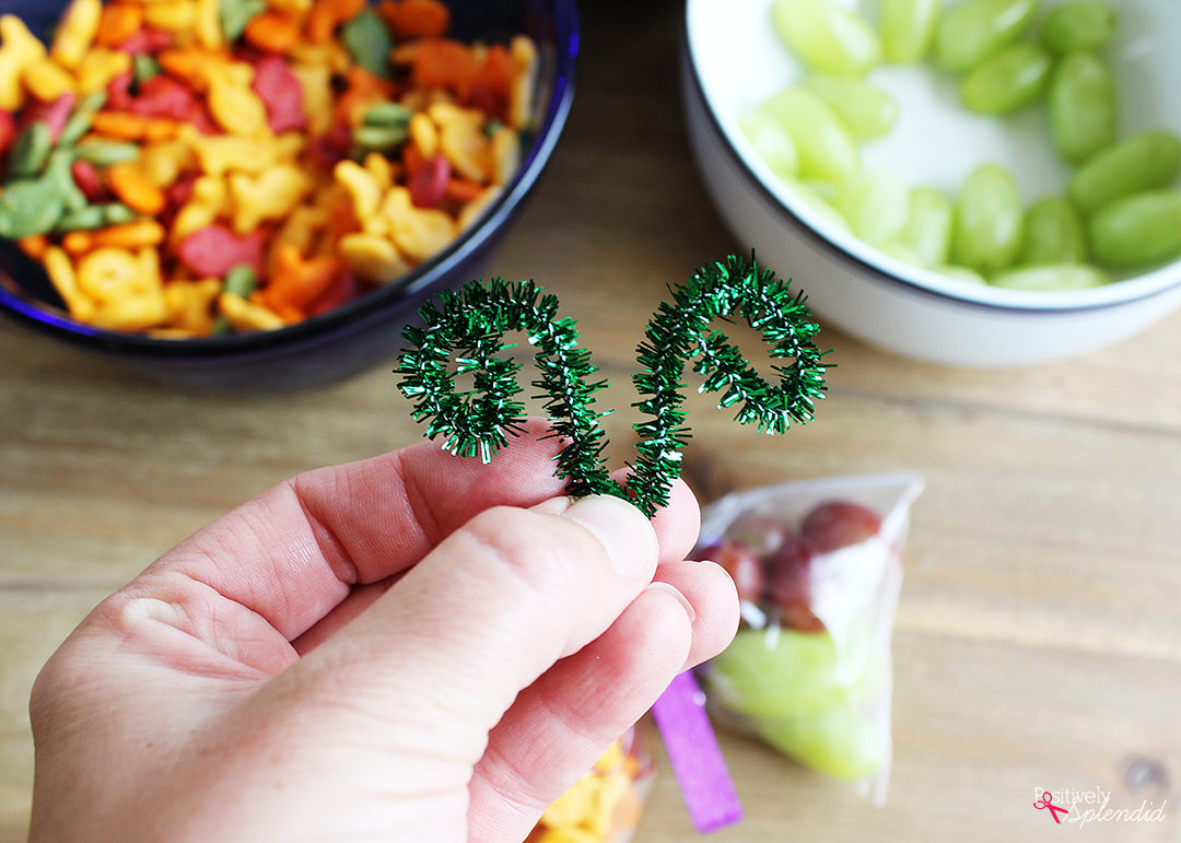 Easy Butterfly Snack Bags Using Clothespins and Baggies