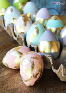 These gilded Easter eggs are a beautiful DIY Easter egg idea!