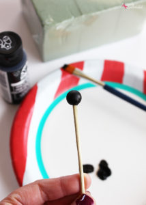 Adorable DIY graduation cap cupcake toppers turn store-bought cupcakes into the perfect party treat! #givebakery