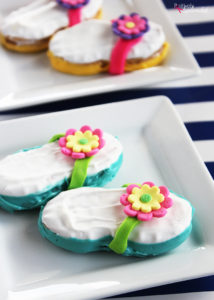 How to make Nutter Butter flip flops. Such a cute and easy idea for summer! #michaelsmakers