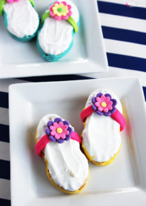 How to make Nutter Butter flip flops. Such a cute and easy idea for summer! #michaelsmakers