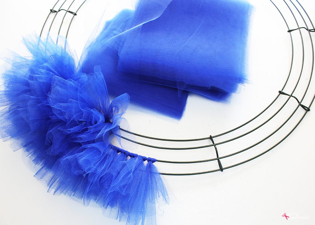 Patriotic Tulle Wreath - Positively Splendid {Crafts, Sewing, Recipes ...