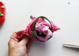 DIY Zipper Pencil Pouch - A great project to use up scraps, and easy enough for beginners! #makeitwithmichaels