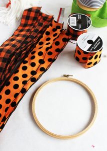 How to make a ribbon wreath with an embroidery hoop -- So easy!