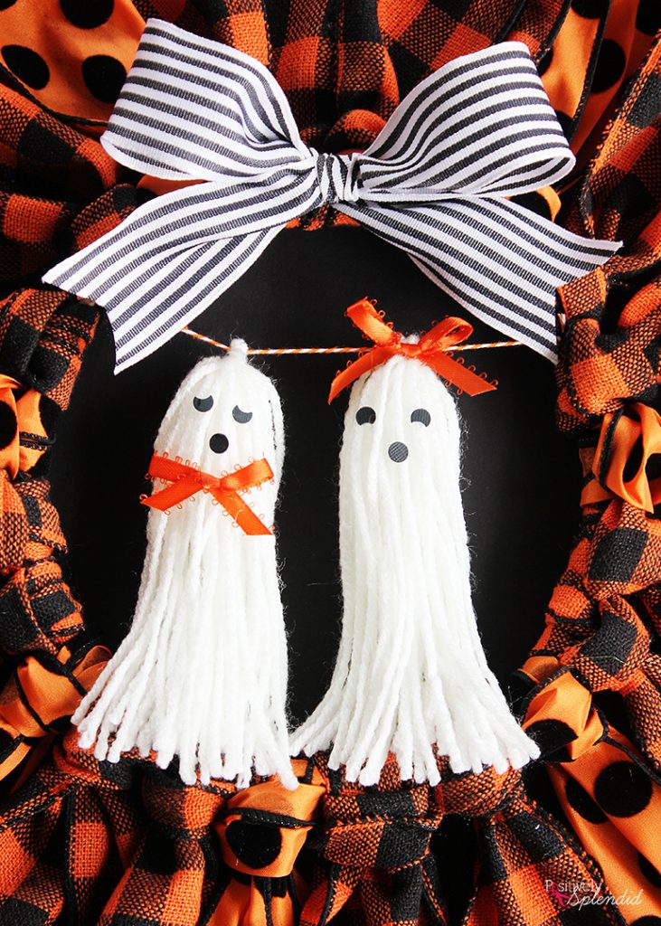 Halloween tassel ghosts--such a fun and easy Halloween craft idea!