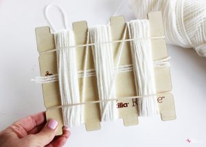 Halloween tassel ghosts--such a fun and easy Halloween craft idea!