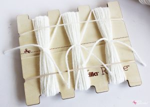 Halloween tassel ghosts--such a fun and easy Halloween craft idea!