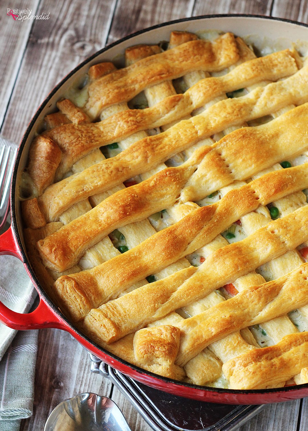 Chicken Pot Pie with Crescent Roll Crust-a perfect weeknight dinner recipe your entire family ...