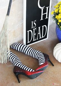Wicked Witch Leg DIY Halloween Porch Decor Idea - So fun and festive!