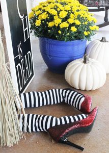 Wicked Witch Leg DIY Halloween Porch Decor Idea - So fun and festive!