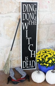 Wicked Witch Leg DIY Halloween Porch Decor Idea - So fun and festive!