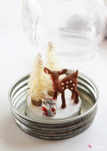 How to make a DIY Mason jar snow globe.