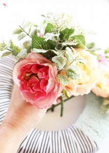 Floral Valentine's Day Wreath at PositivelySplendid.com
