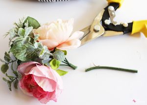 Floral Valentine's Day Wreath at PositivelySplendid.com