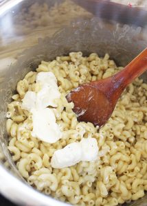 Creamy Macaroni and Cheese Recipe made in an Instant Pot