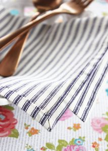 How to Sew Mitered Corners (The Easy Way!)