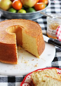 Sally Lunn Bread - A delicious and easy no-knead yeast bread