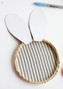 DIY Easter Wreath Idea: Embroidery Hoop Bunny