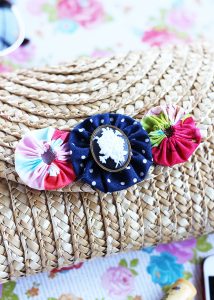 DIY Clutch Handbag with Fabric Yo Yos