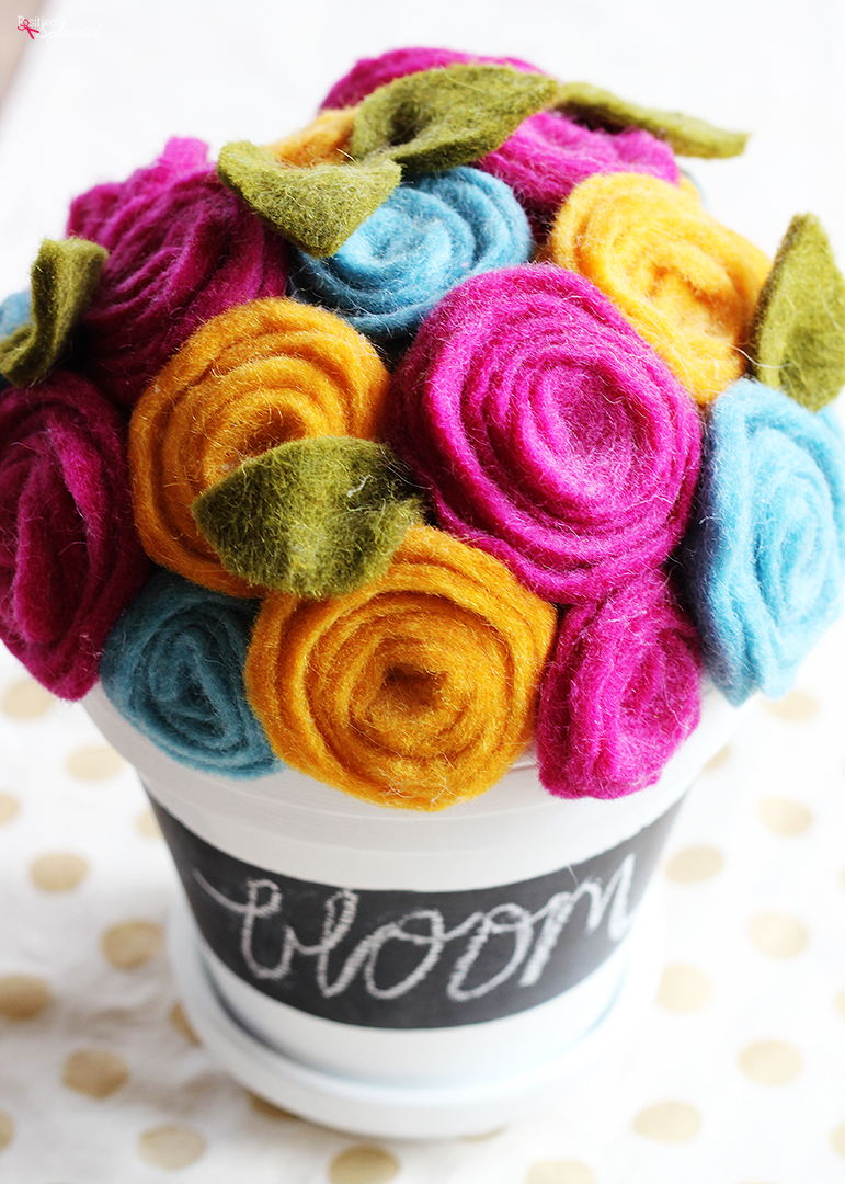 How to Make Easy Rolled Felt Flowers - Happily Ever After, Etc.