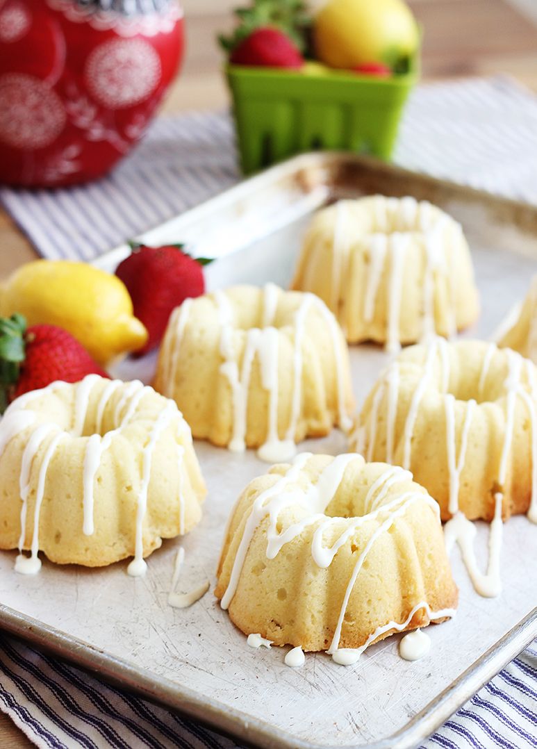 Lemon Sour Cream Mini Bundt Cakes - Positively Splendid {Crafts, Sewing ...