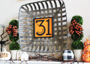 Farmhouse Halloween Mante Decorations