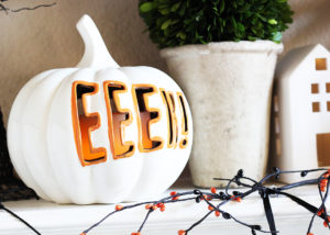 Pumpkin Halloween Mantel
