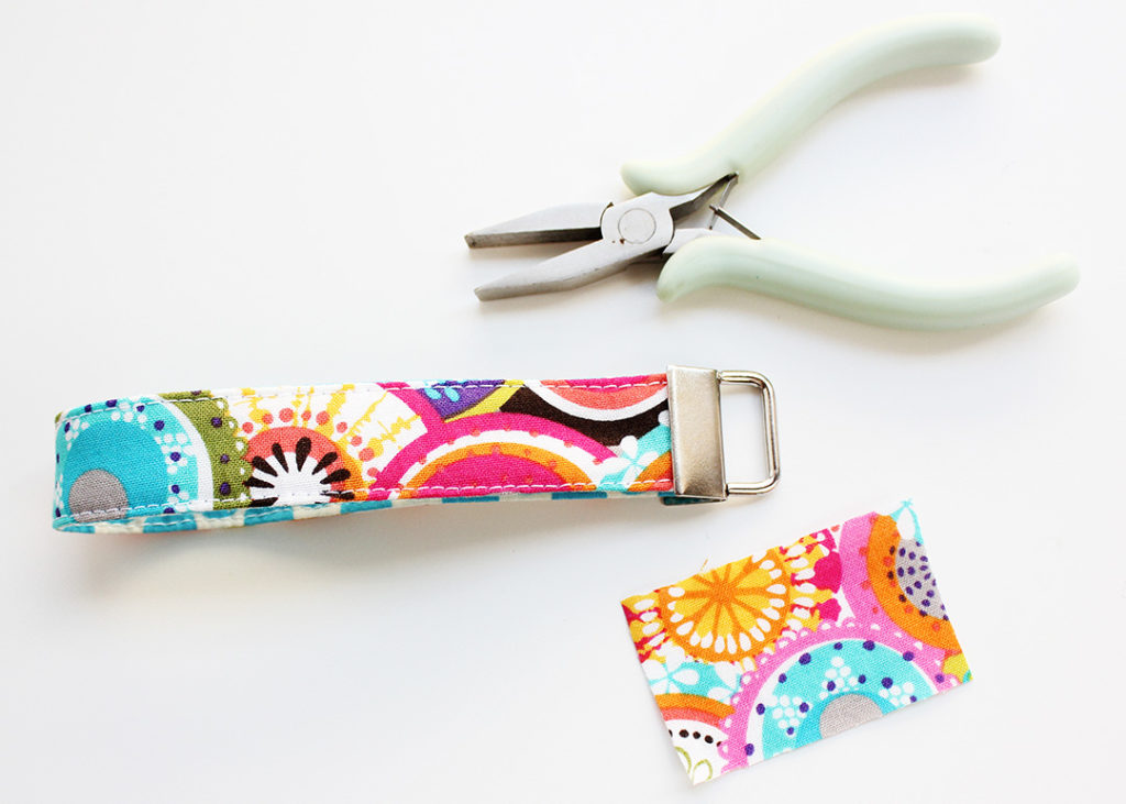 DIY Fabric Key Fobs Positively Splendid {Crafts, Sewing, Recipes and