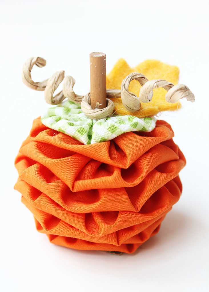 Fabric Yo Yo Pumpkins Positively Splendid Crafts Sewing Recipes fabric-yo-yo-pumpkins-positively-splendid-crafts-sewing-recipes